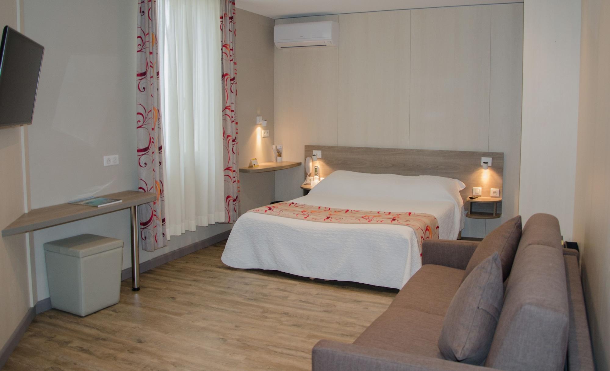 Brit Hotel Confort Le Revest Sainte-Maxime Eksteriør billede