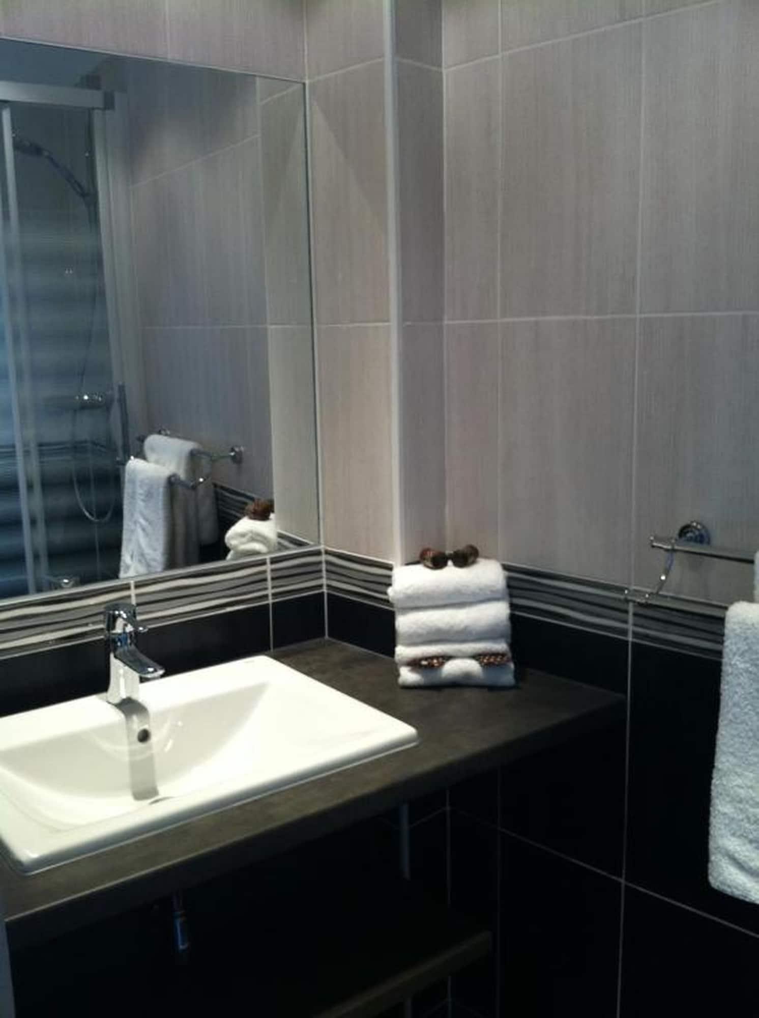 Brit Hotel Confort Le Revest Sainte-Maxime Eksteriør billede