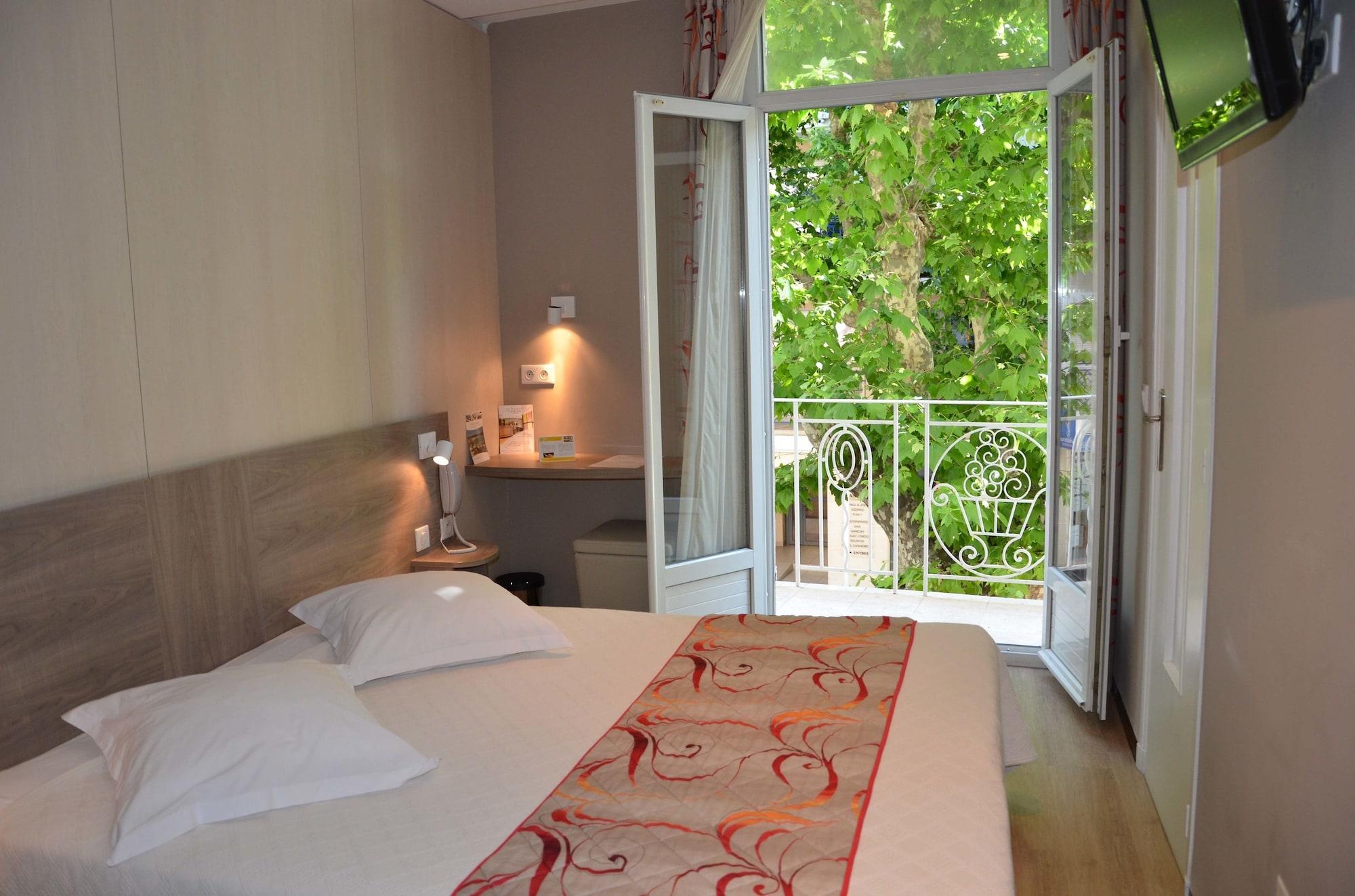 Brit Hotel Confort Le Revest Sainte-Maxime Eksteriør billede