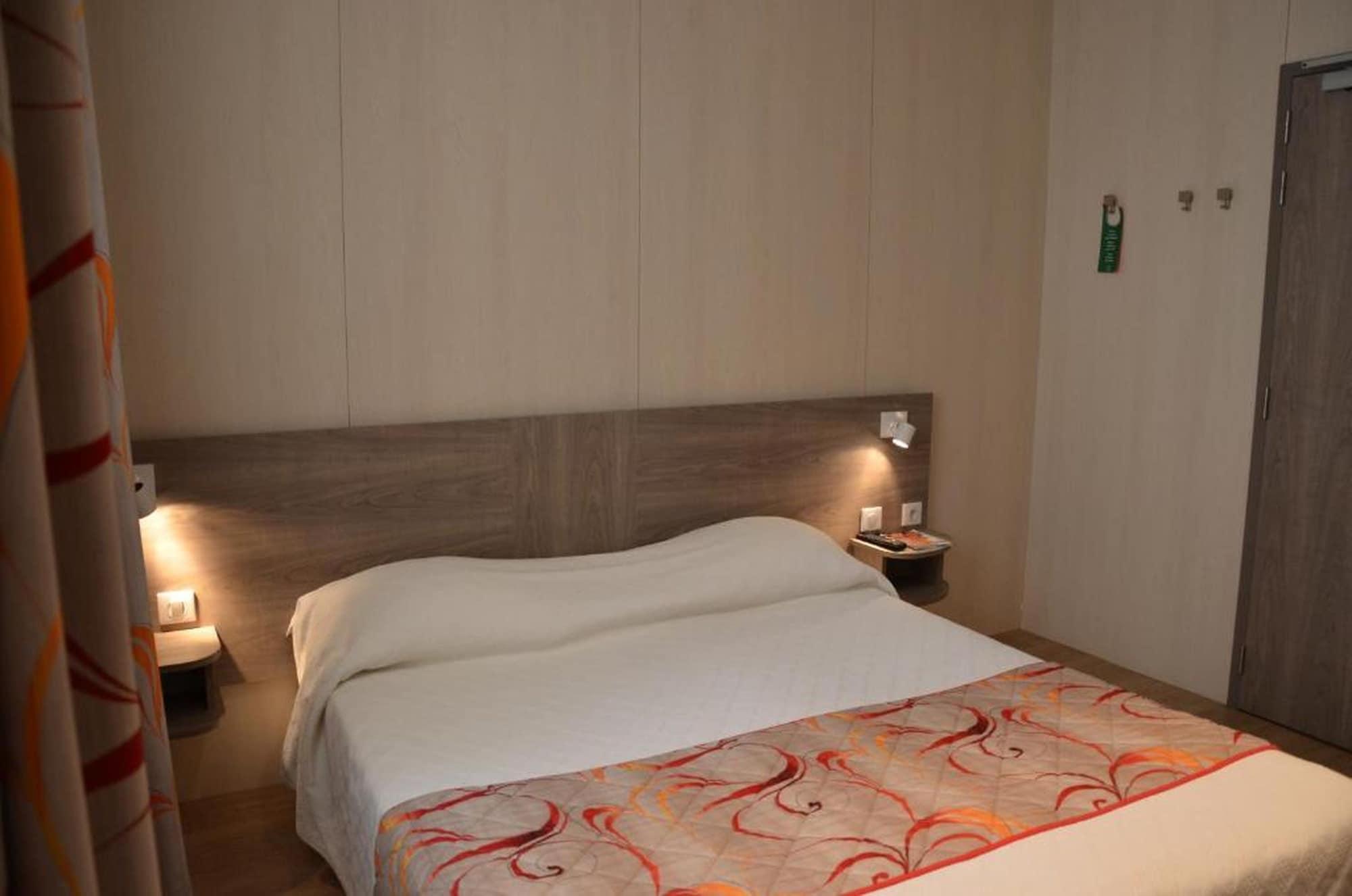 Brit Hotel Confort Le Revest Sainte-Maxime Eksteriør billede