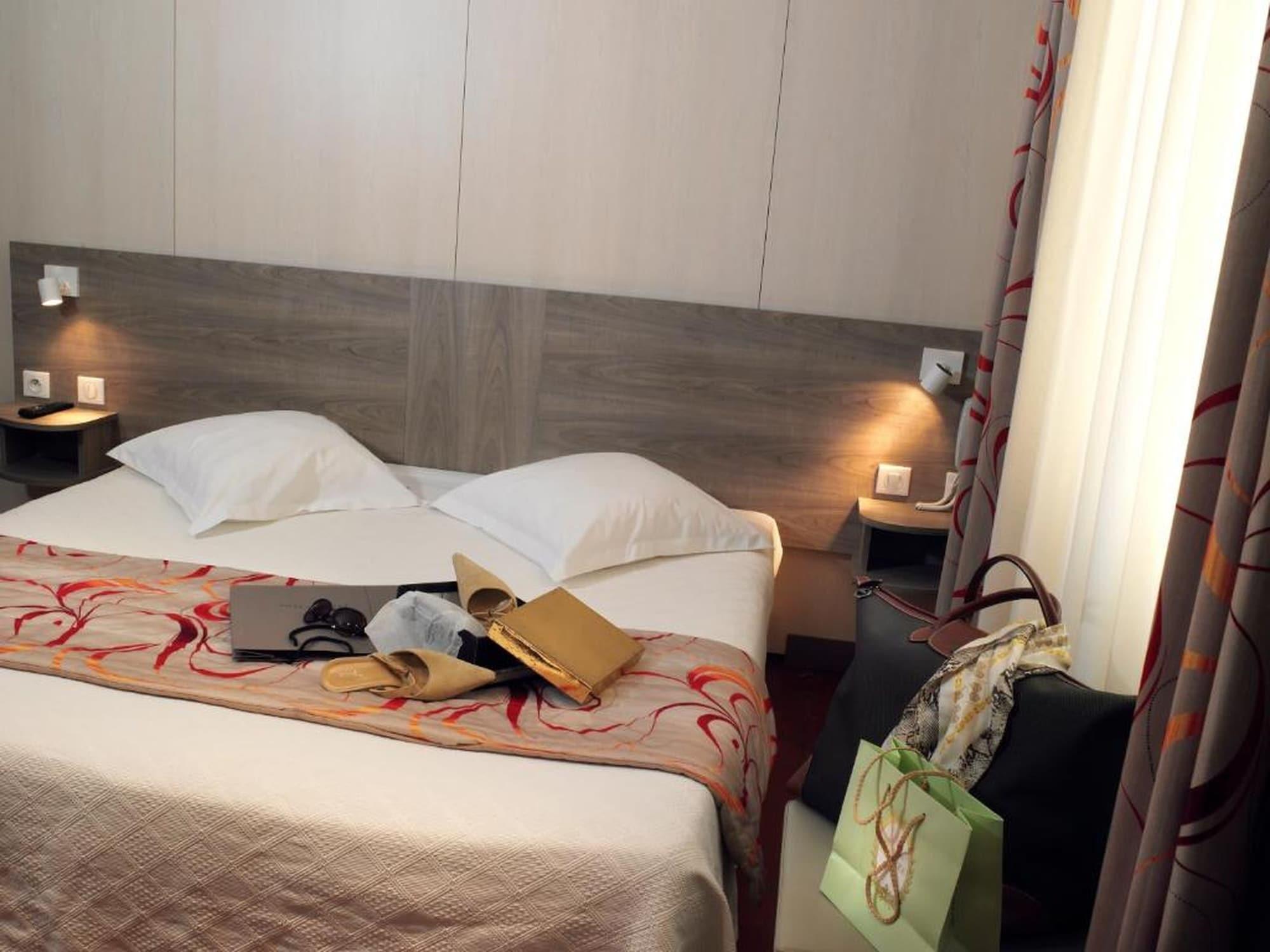 Brit Hotel Confort Le Revest Sainte-Maxime Eksteriør billede