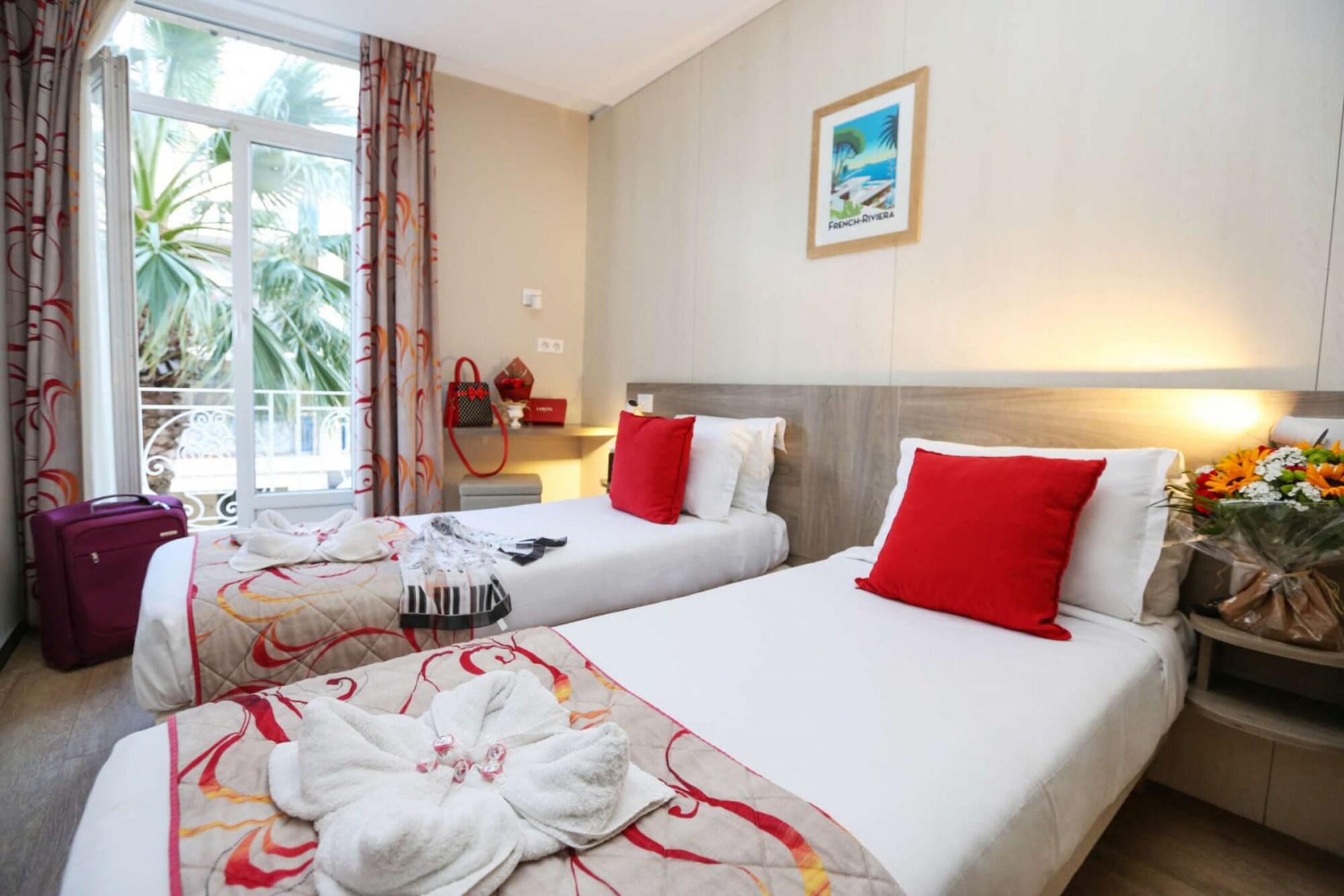 Brit Hotel Confort Le Revest Sainte-Maxime Eksteriør billede
