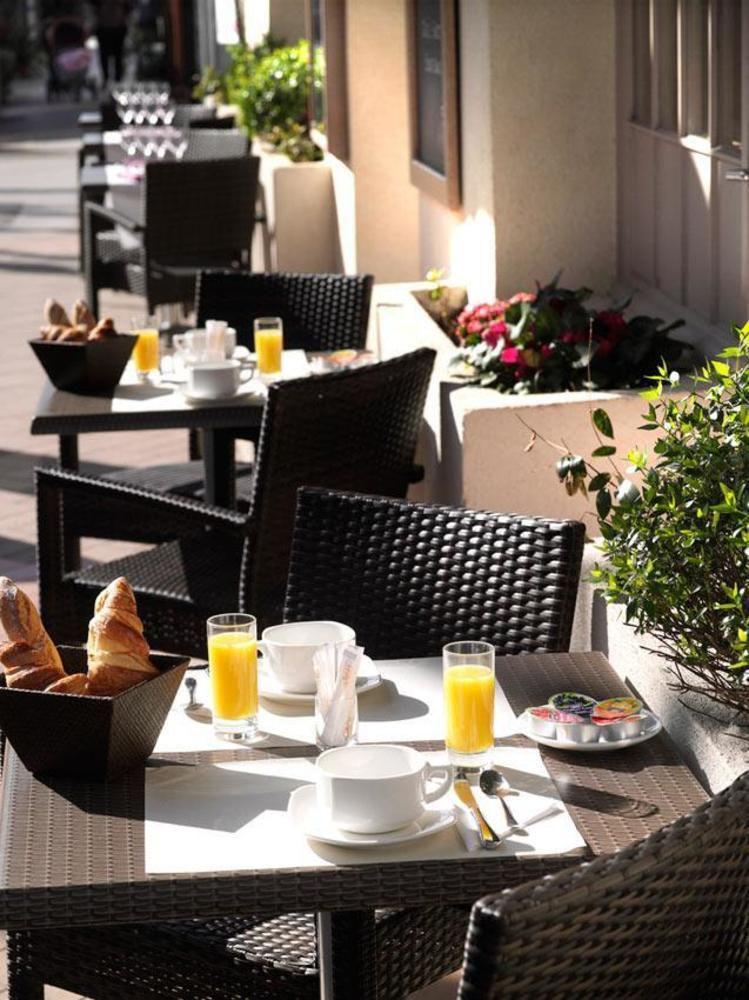 Brit Hotel Confort Le Revest Sainte-Maxime Eksteriør billede