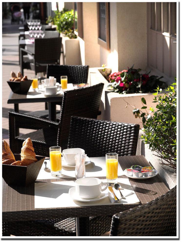 Brit Hotel Confort Le Revest Sainte-Maxime Eksteriør billede
